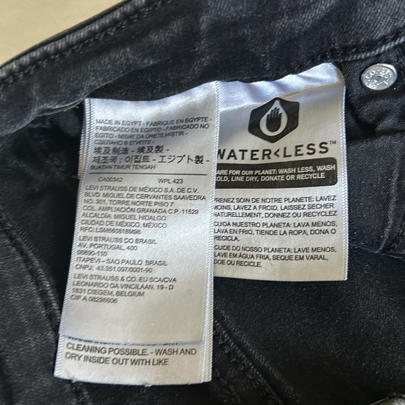 Levi’s Black Jeans - Picture 5 of 5